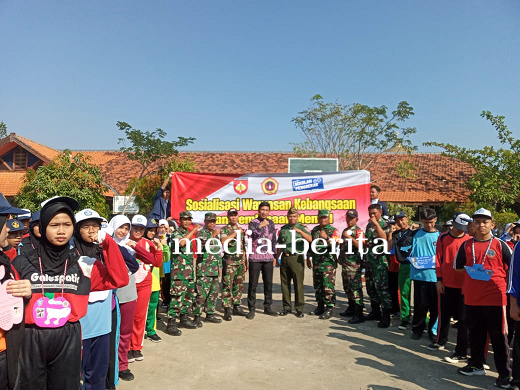 Danramil Tegal Barat Berikan Pembekalan Wasbang Dan PBB Kepada Siswa MPLS SMA N 2 Kota Tegal