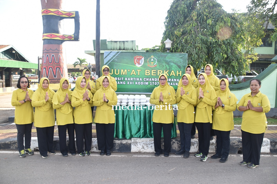 Persit KCK Kodim 1707/Merauke Gelar Jumat Berkah
