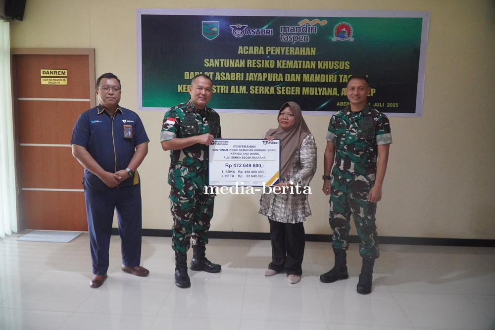 Danrem 172/PWY dan PT Asabri Serahkan Santunan kepada Ahli Waris Prajurit Gugur di Yahukimo