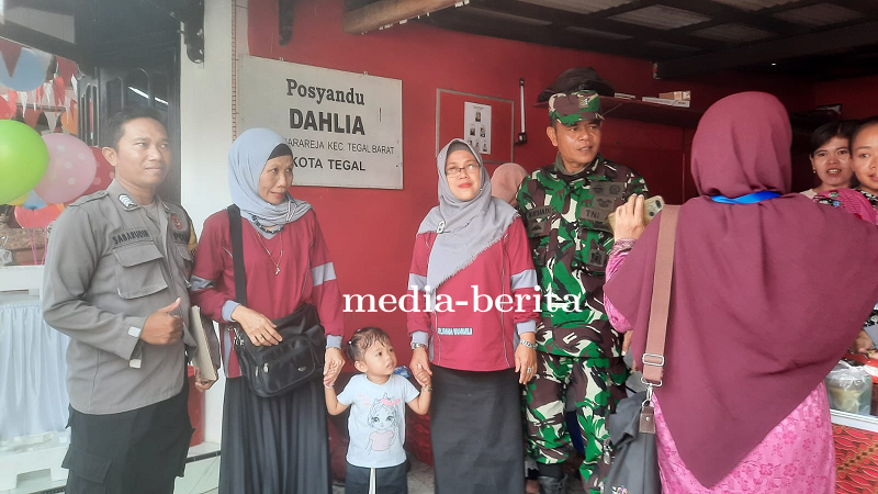 Cegah Stunting, Babinsa Kel. Muarareja Terjun Dampingi Posyandu Balita