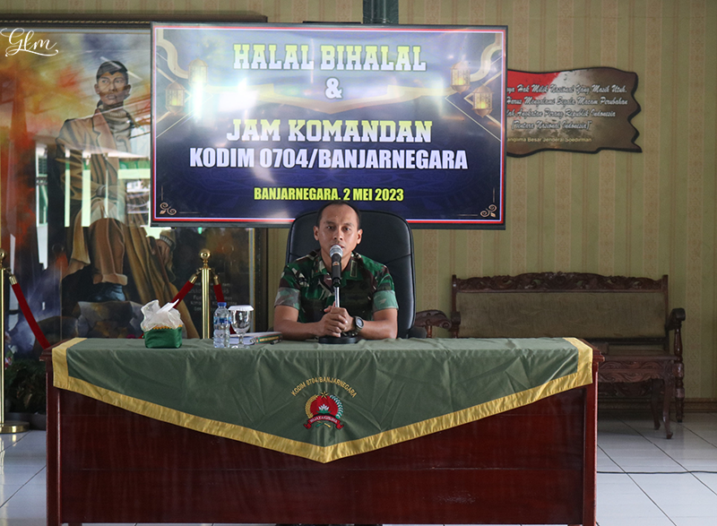 Jam Komandan Dilanjutkan Dengan  Halal Bihalal Keluarga Besar Kodim 0704 Banjarnegara