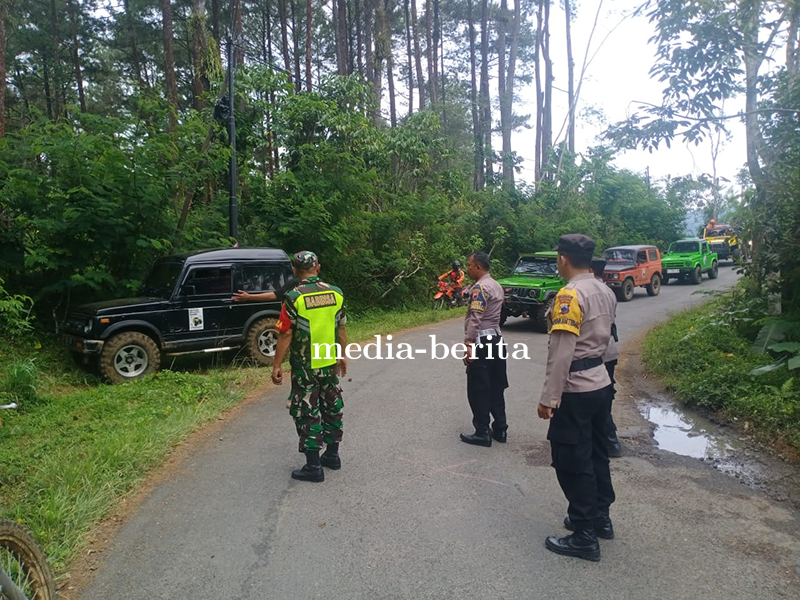 Babinsa Melaksanakan Pemantauan Dan Pengamanan Hari Jadi Kabupaten Banjarnegara