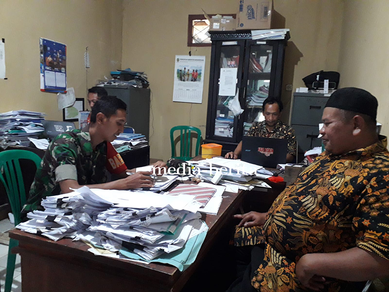 Babinsa Laksanakan Giat Puldata Ter Di Kantor Desa  