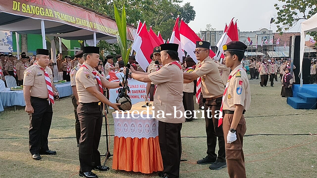 Tiba di Lapangan Desa Pagongan Dandim 0712 Tegal Menerima Estafet Tunas Kelapa