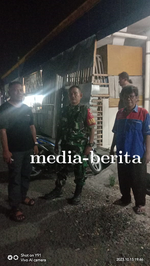 Cipta Kondisifitas Wilayah, Babinsa Adiwerna Laksanakan Patroli Malam