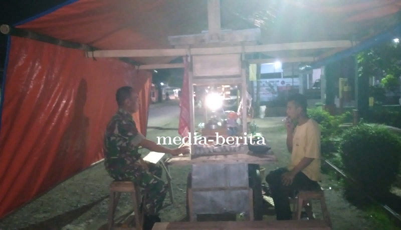 Warung Angkringan Salah Satu Tempat Favorit Babinsa Untuk Komsos