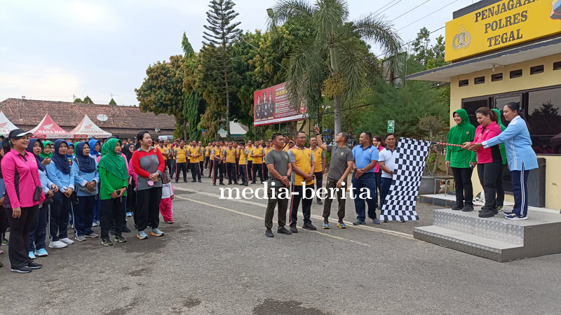 Dandim Tegal Hadiri Olahraga Bersama Dalam Rangka Hari Kesatuan Gerak Bhayangkari Ke-71 Tahun 2023