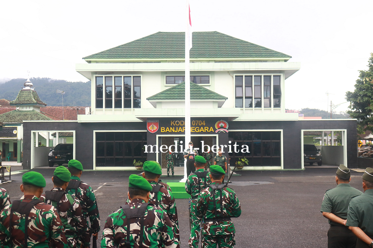 Dandim 0704 Banjarnegara Pimpin Upacara Bendera 17-an