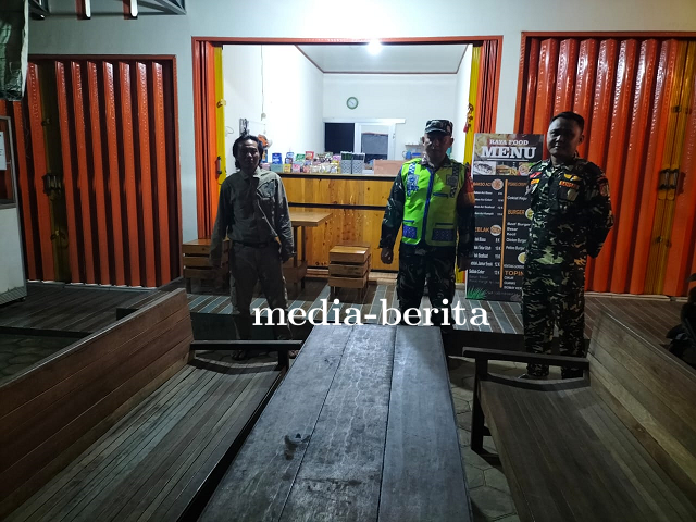 Babinsa dan Ormas Gelar Patroli Bersama Wujud Sinergi Menjaga Keamanan Wilayah