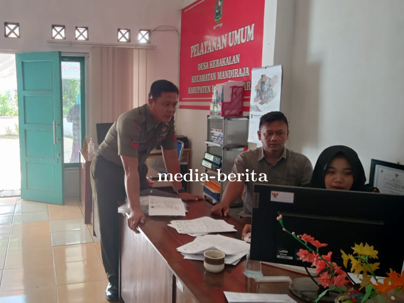 Melalui Komsos Babinsa Perbarui Data Wilayah Desa Binaan