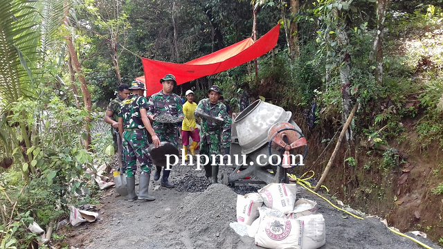 Hari Libur Tidak Mengurangi Semangat Anggota Kodim Melaksanakan TMMD