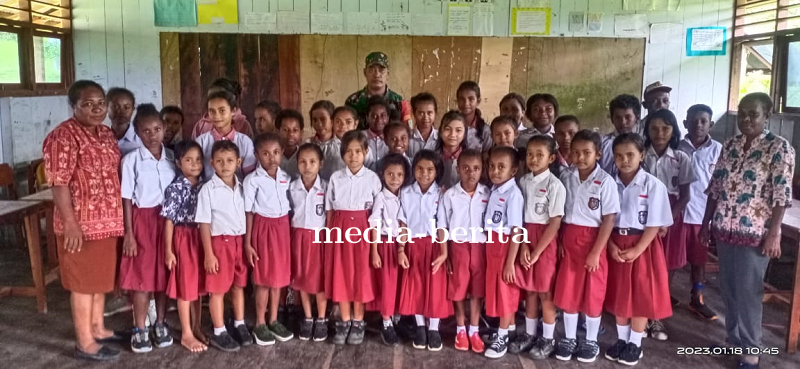 Serbuan Sekolah SD Negeri Inpres Buasum Oleh Babinsa Koramil Unurum Guay