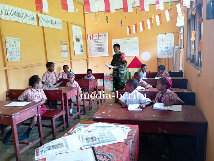 Bentuk Karakter Sejak Dini Babinsa Koramil Kaureh Berikan Pengetahuan Wawasan Kebangsaan