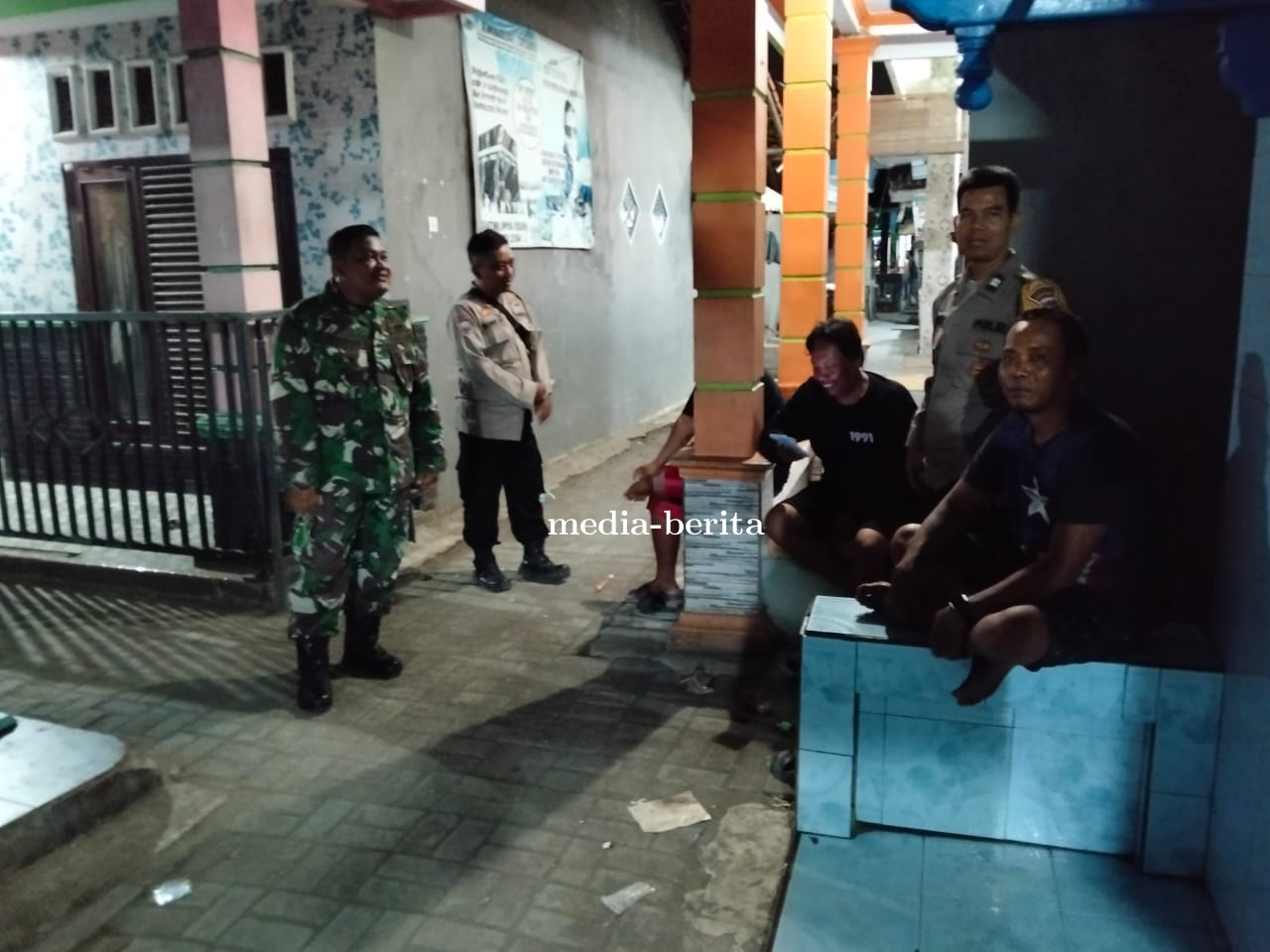 Babinsa Koramil 05 Suradadi Bersama Polsek Suradadi Gelar Patroli dan Komunikasi Sosial di Desa Gemb