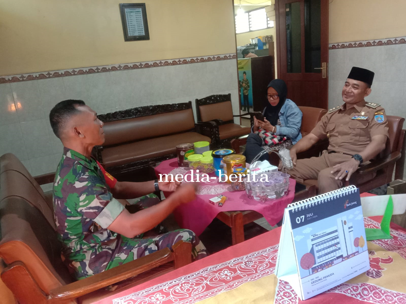 Jalin Keakraban, Babinsa Slawi Kunjungi Kepala Desa Dukuhsalam