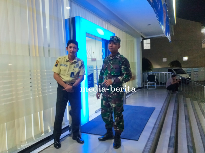 Jaga Kondisi Kamtibmas, Babinsa Talang Patroli Kantor BRI 