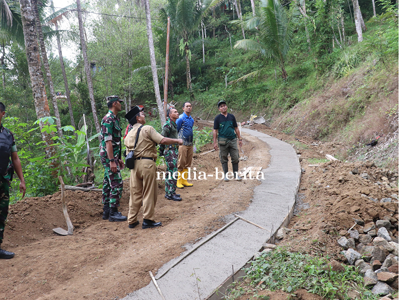 Masyarakat Gumelem Wetan Bergembira Meyambut TMMD Sengkuyung Tahap II 