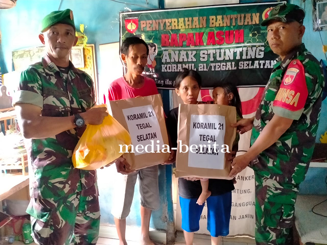 Jadi Bapak Asuh Stunting, Danramil 21 Tegal Selatan Berikan Bantuan Bahan Makanan Penambah Gizi