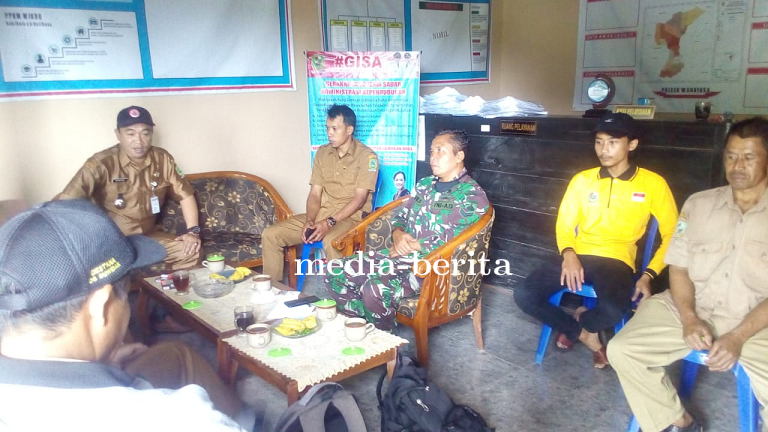 Kades Pimpin Rapat Bahas Lokasi Pembukaan jalan Alternatif Dukuh Selomanik