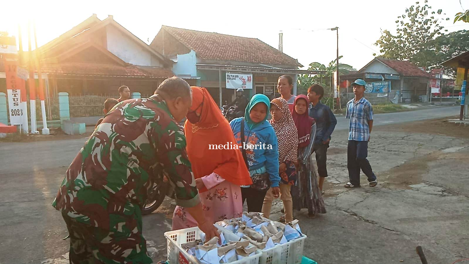 Nasi Ponggol Gratis TNI