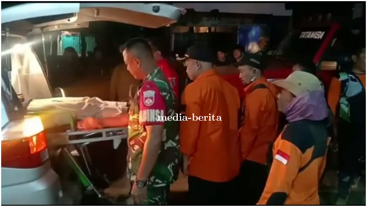 Evakuasi Pendaki Gunung Slamet Jalur Pendakian Permadi Yang Mengalami Musibah