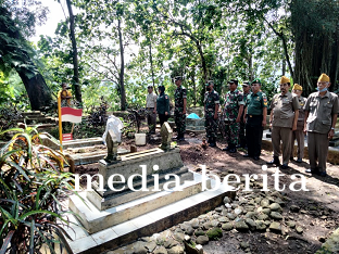 Pemancangan Bambu Runcing 