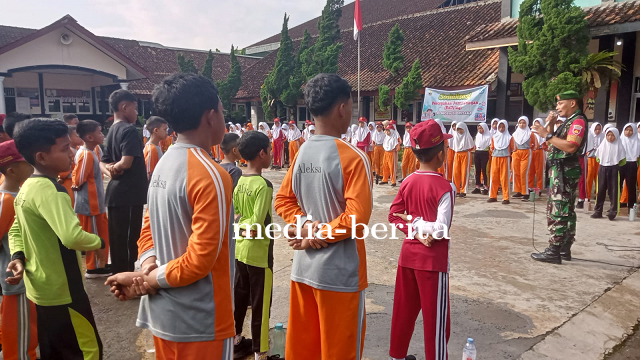 Ini Pesan Babinsa Koramil 04 Karangkobar Saat MPLS SD Negeri 1 Leksana