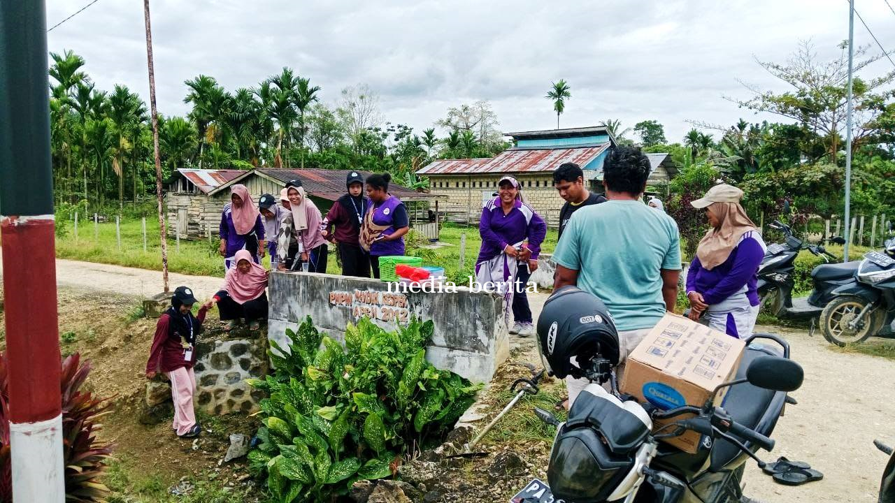 Babinsa Skanto Bersinergi dengan Aparat Kampung dan Kader Malaria Kerja Bakti Cegah Penyebaran Malar