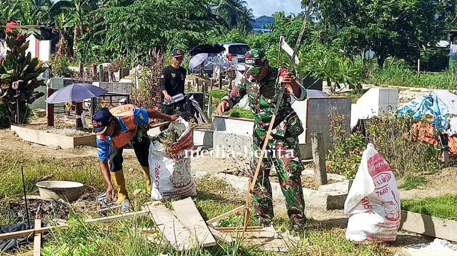 Sambut Ramadhan, Koramil Muara Tami Bersama Komunitas RKKJ Aksi Bersih TPU