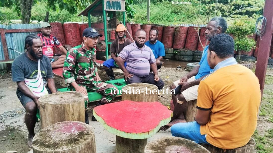 Perkuat Kamtibmas Wilayah, Babinsa Airu Sosialisasi Peran Aktif Warga Jaga Ketertiban
