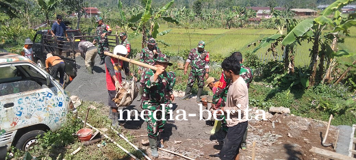 Danramil 06 Kalibening Bersama Warga Gelar Kerja Bakti Pembangunan Talud