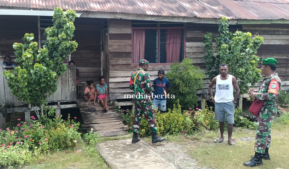 Babinsa Senggi Jalin Komsos Dengan Warga Perbatasan RI PNG