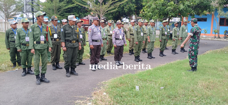 Jelang Pilkada 2024, Babinsa Tarub Berikan Pelatihan Satlinmas
